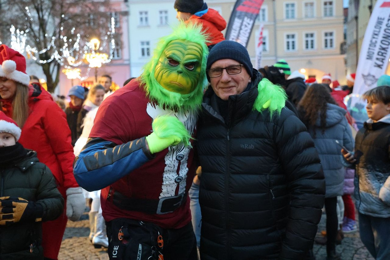 Zaklęcie "Żabek" rozświetliło miejską choinkę