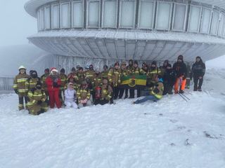 Strażacy weszli na Śnieżkę by pomóc Marysi