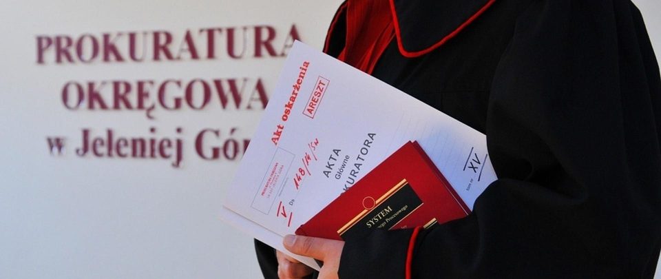 Groził i molestował dziewczynki w wieku 9 i 12 lat?!