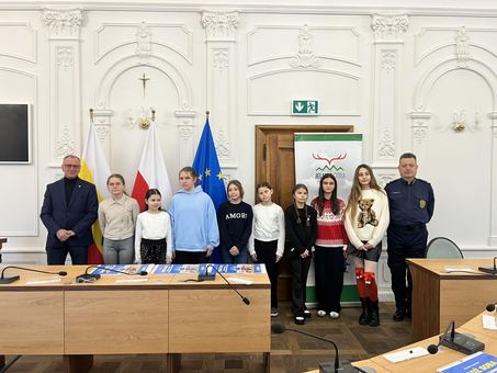 Młodzi laureaci konkursu antyalkoholowego
