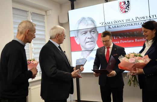 Powiat karkonoski dziękuje swoim zasłużonym