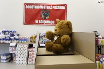 „Paczka dla Seniora 2025": strażacy przekazali pomoc potrzebującym