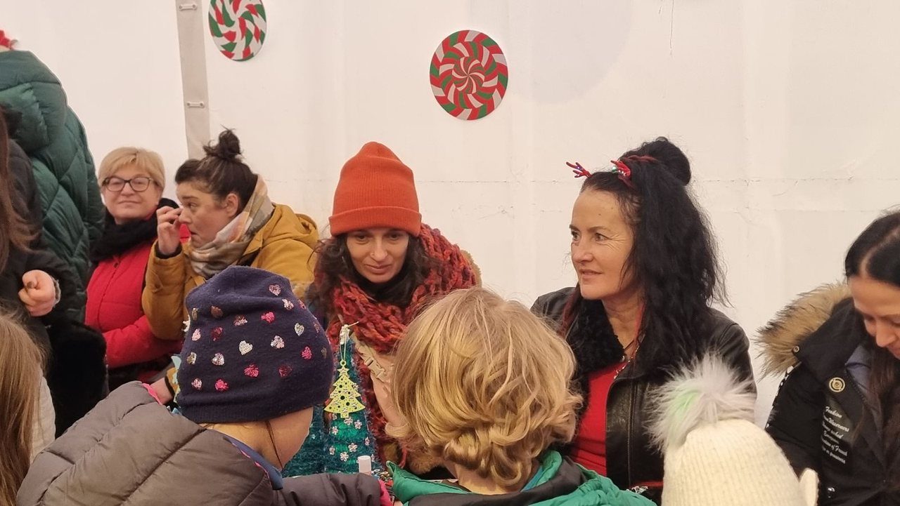 Świąteczne tłumy na Placu Ratuszowym