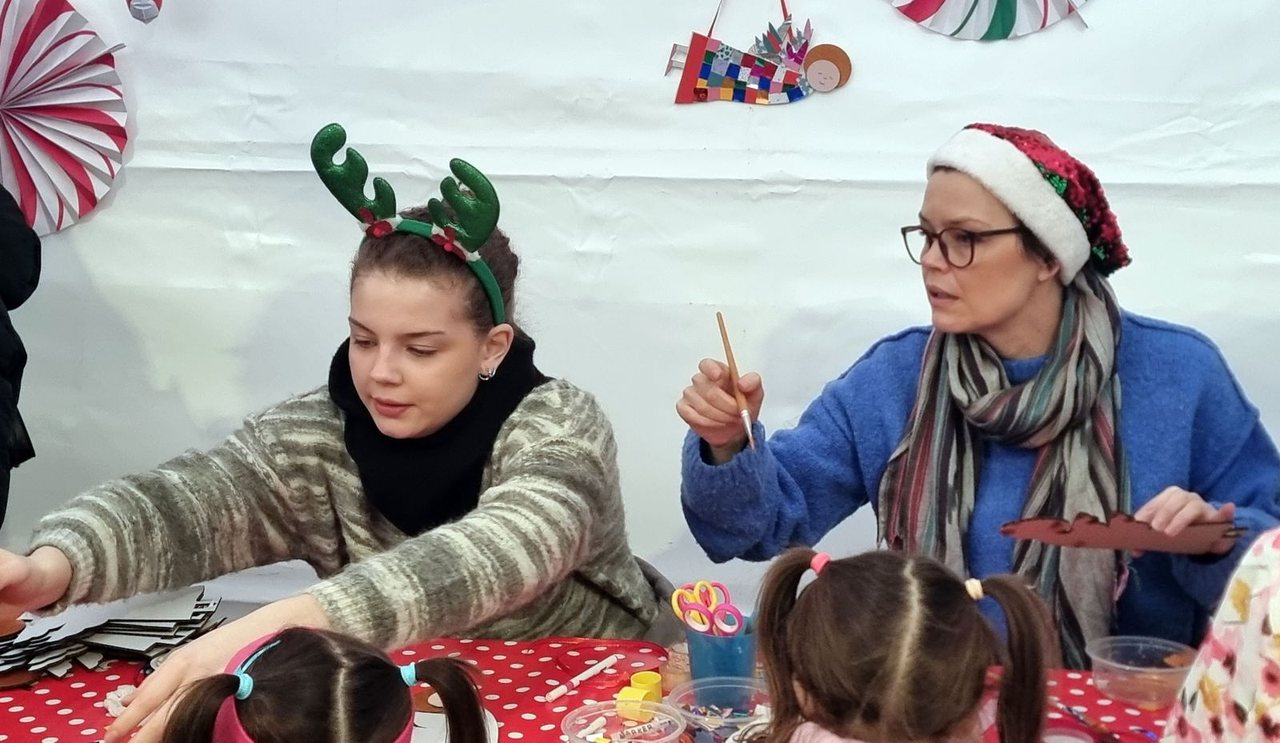 Świąteczne tłumy na Placu Ratuszowym