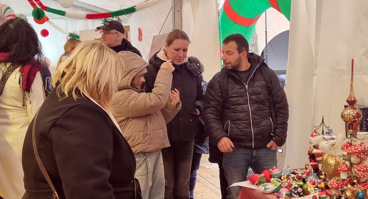 Świąteczne tłumy na Placu Ratuszowym