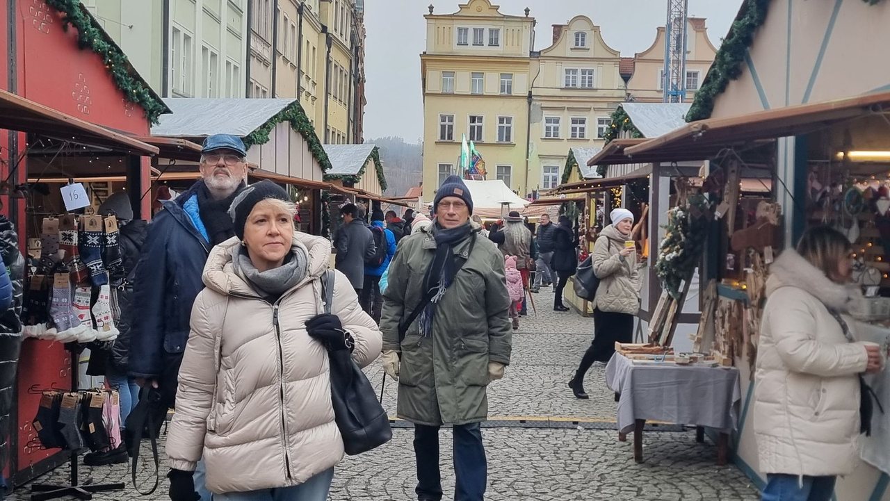 Świąteczne tłumy na Placu Ratuszowym
