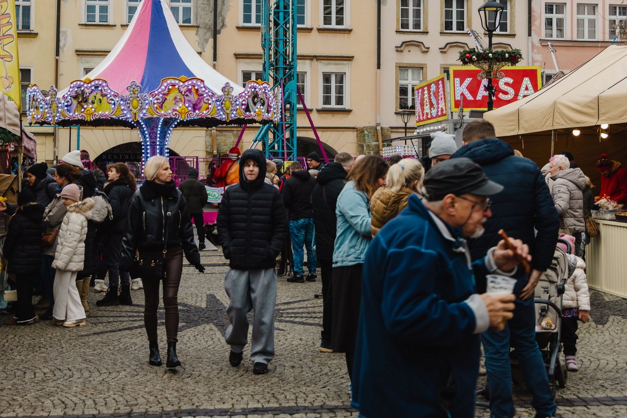 Świąteczne tłumy na Placu Ratuszowym