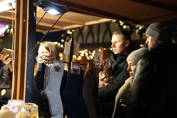 Finał jarmarku: życzenia, paczki i poczęstunek