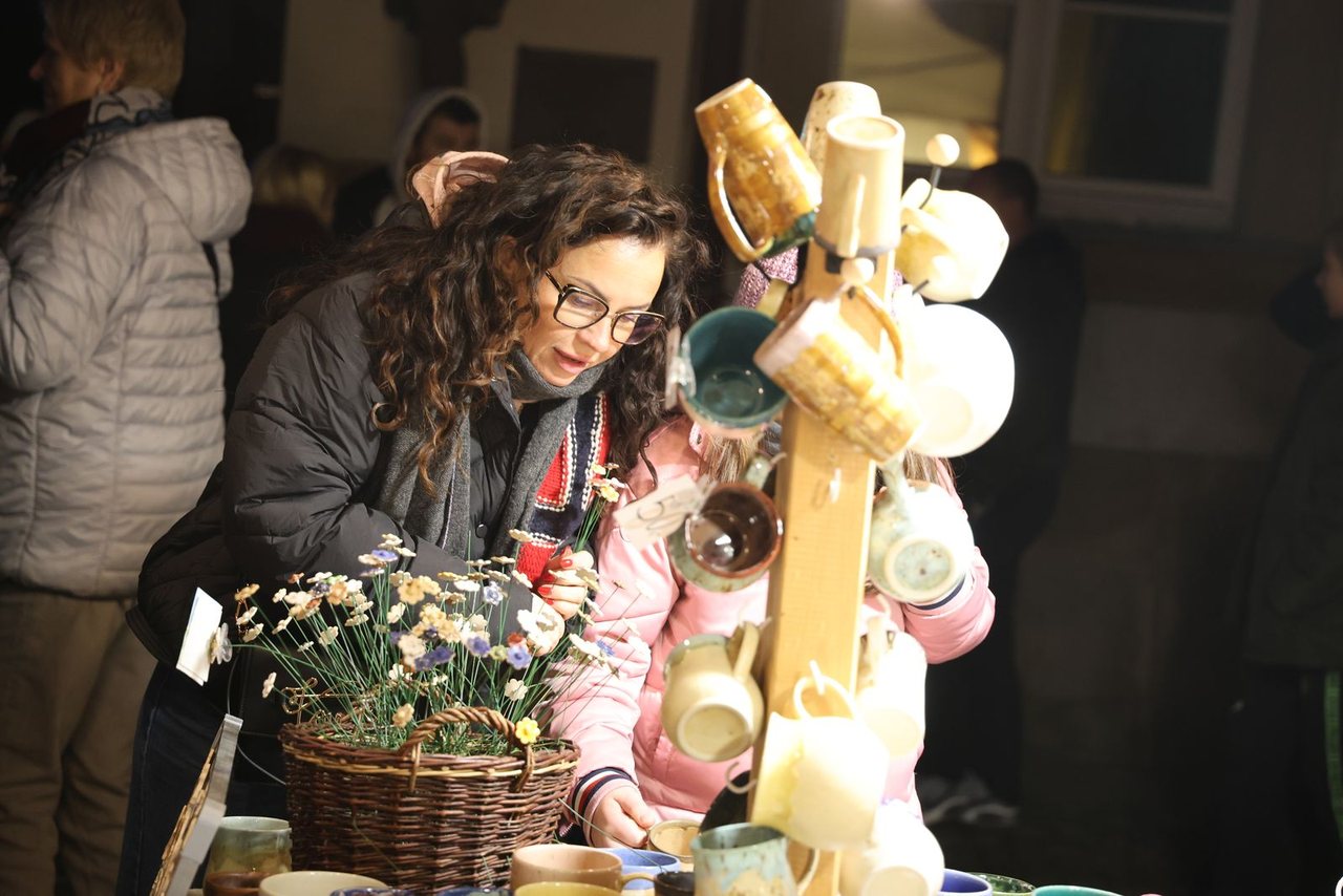 Finał jarmarku: życzenia, paczki i poczęstunek
