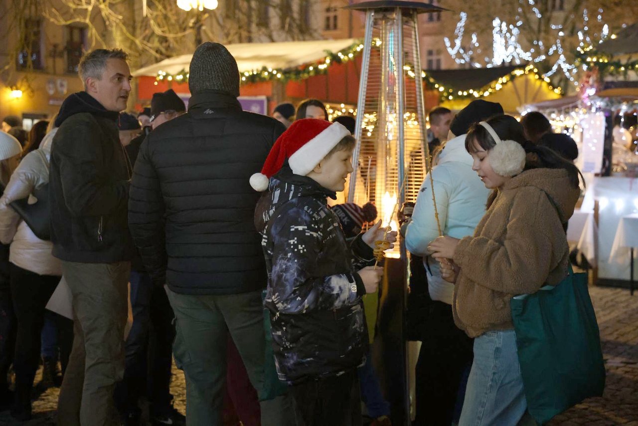 Finał jarmarku: życzenia, paczki i poczęstunek