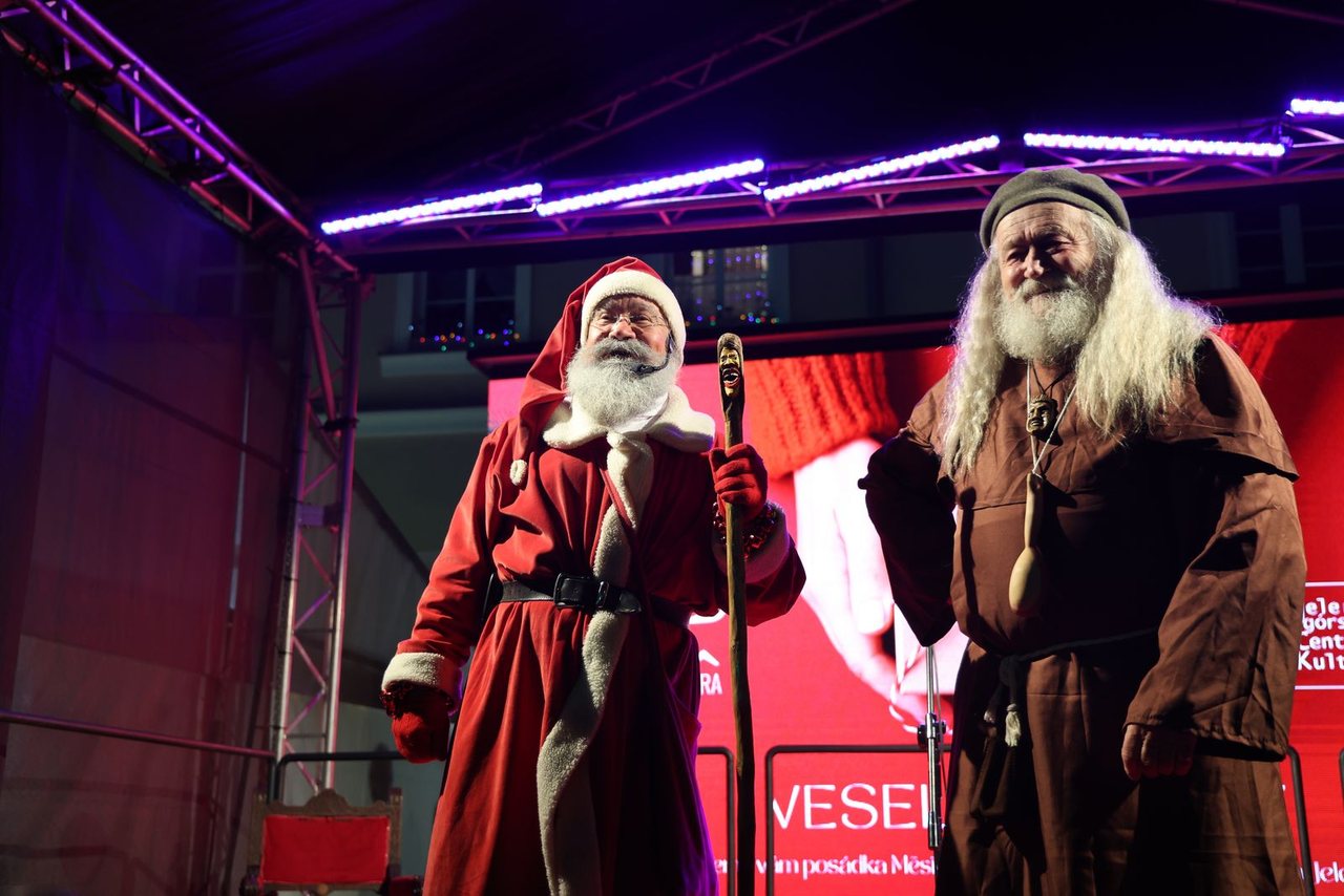 Finał jarmarku: życzenia, paczki i poczęstunek