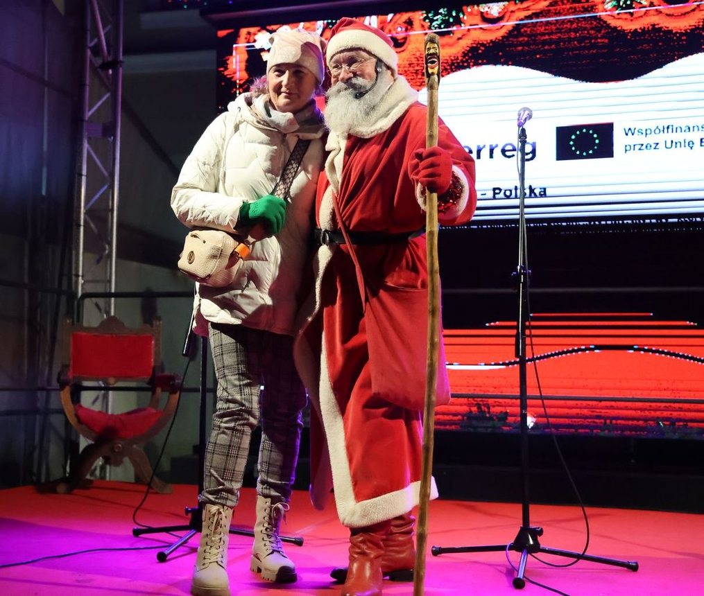 Finał jarmarku: życzenia, paczki i poczęstunek