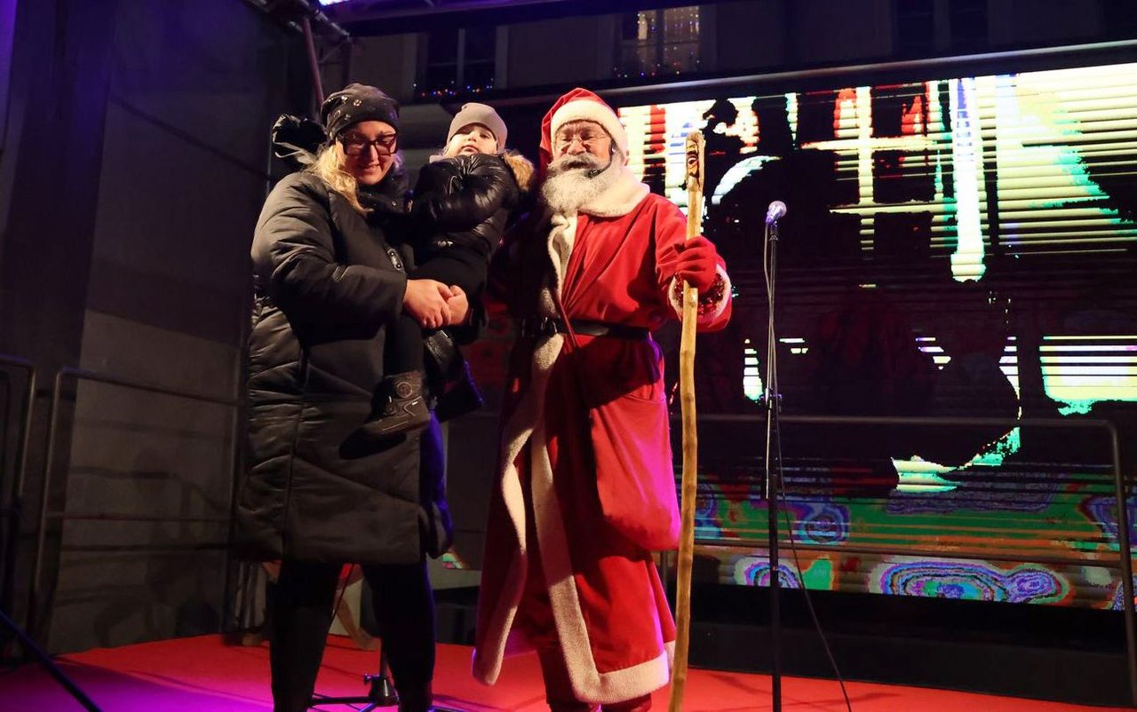 Finał jarmarku: życzenia, paczki i poczęstunek