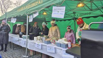 Czerwone czapki opanowały Kowary
