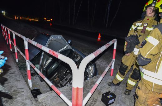 Rano i wieczorem ślisko na drogach