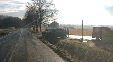 Kolizja przy skręcie w Łomnicy