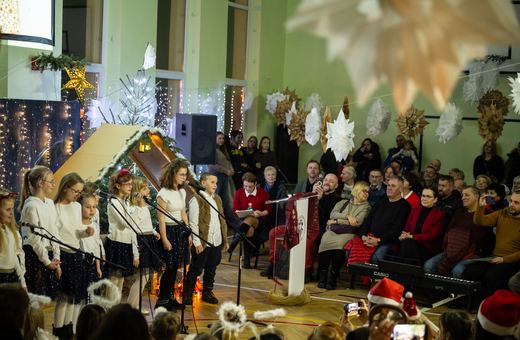 Świąteczny jarmark i jasełka w Sosnówce