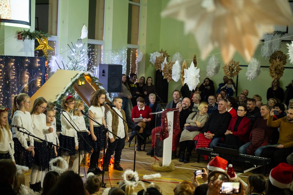 Świąteczny jarmark i jasełka w Sosnówce