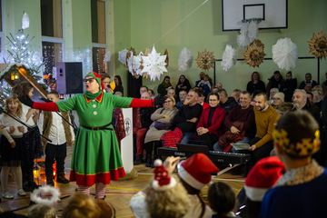 Świąteczny jarmark i jasełka w Sosnówce