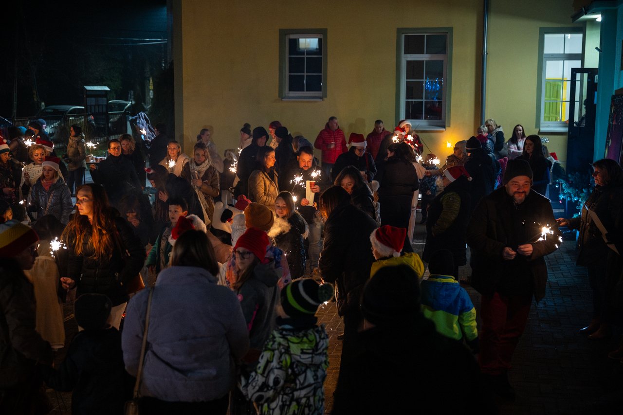 Świąteczny jarmark i jasełka w Sosnówce
