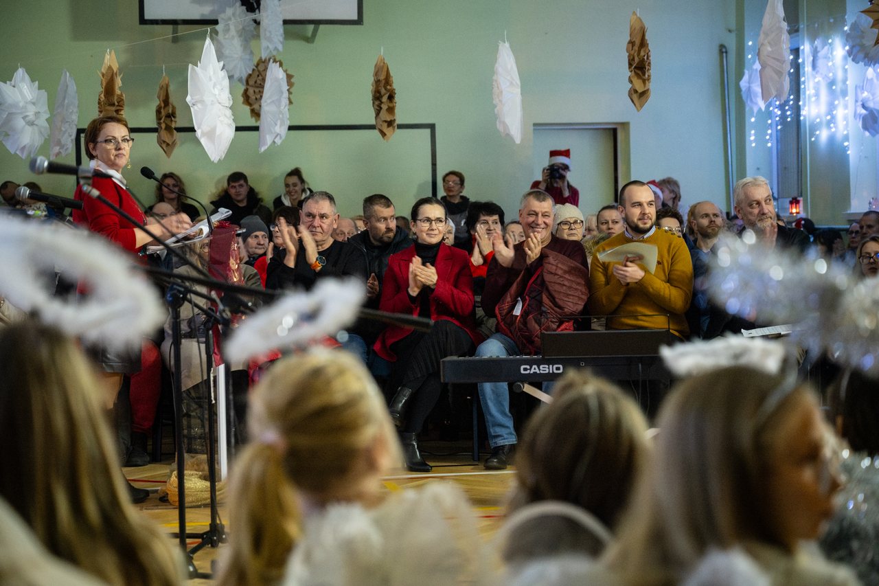 Świąteczny jarmark i jasełka w Sosnówce