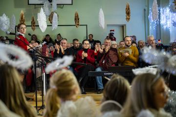 Świąteczny jarmark i jasełka w Sosnówce