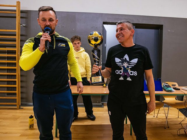 Piłkarze amatorzy na boisku