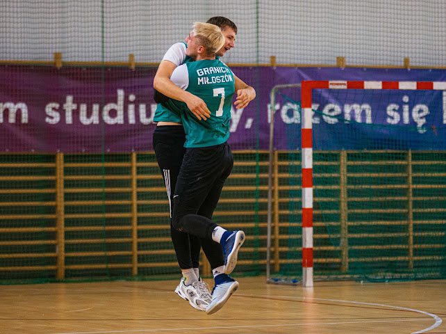 Piłkarze amatorzy na boisku