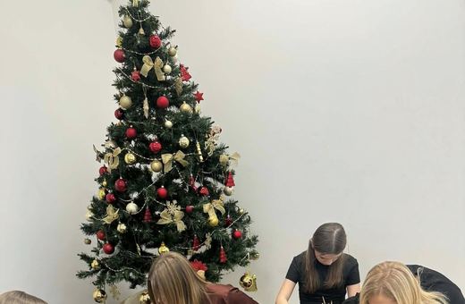 Przedszkolaki niosły seniorom świąteczną radość