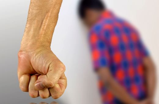36–latek znęcał się nad swoimi rodzicami