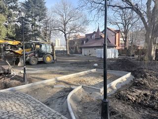 Remont parku przy Zameczku potrwa dłużej