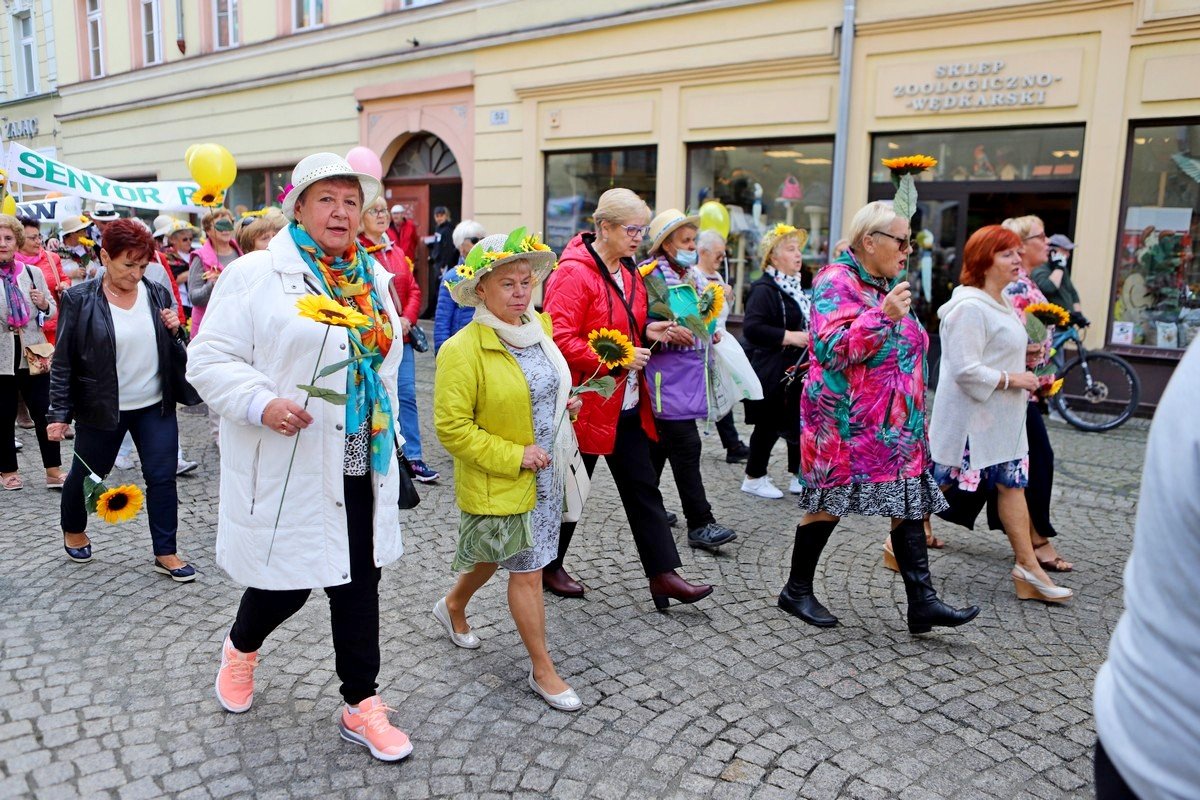 klucz-do-miasta-w-rekach-seniorow-100063