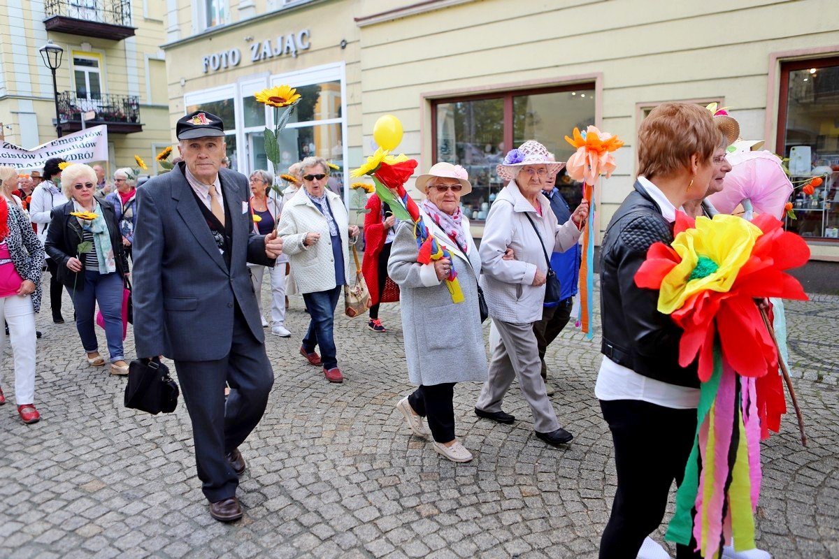 klucz-do-miasta-w-rekach-seniorow-100063