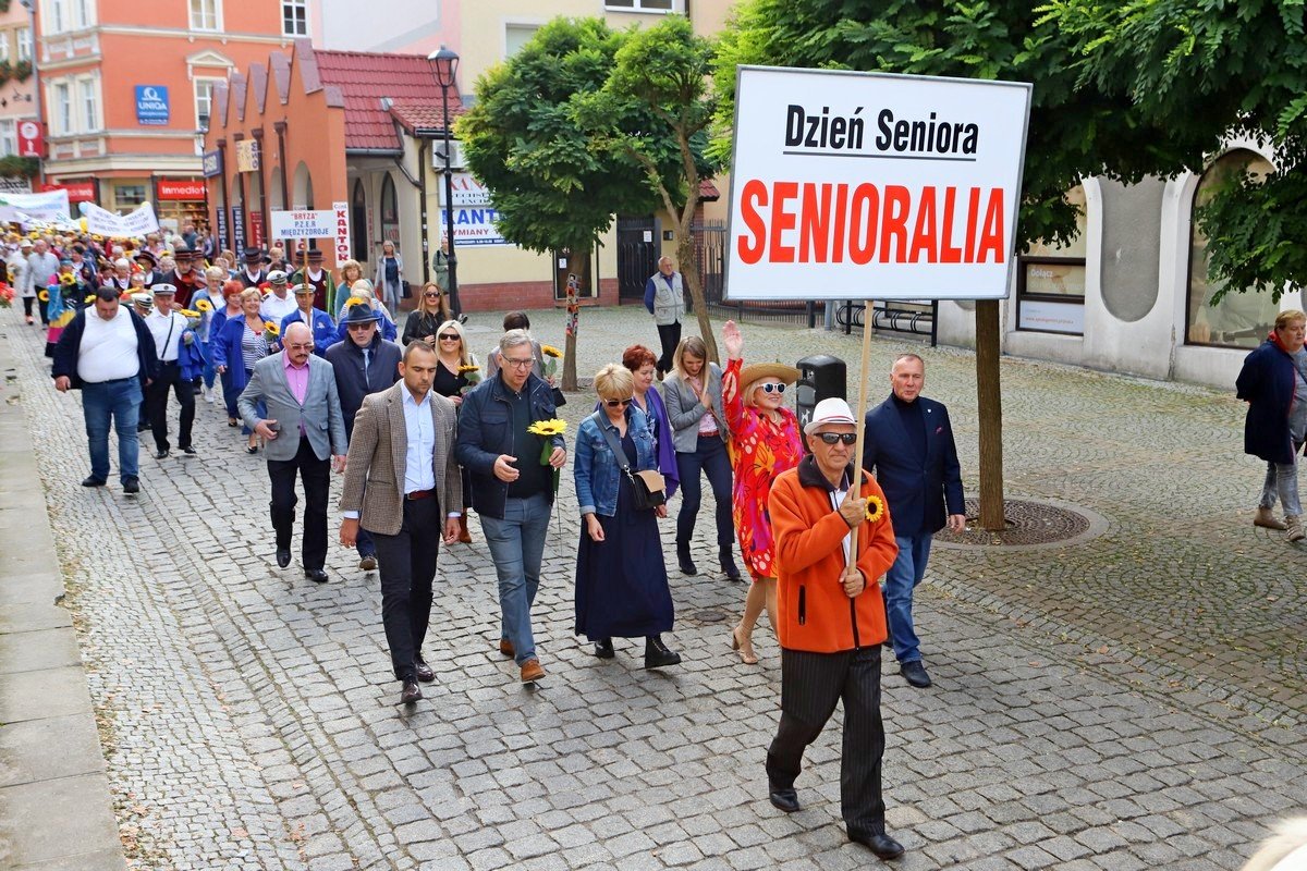 klucz-do-miasta-w-rekach-seniorow-100063