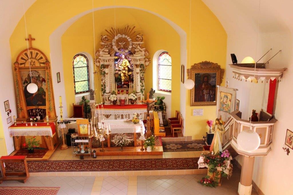 Widok ogólny wnętrza kościoła