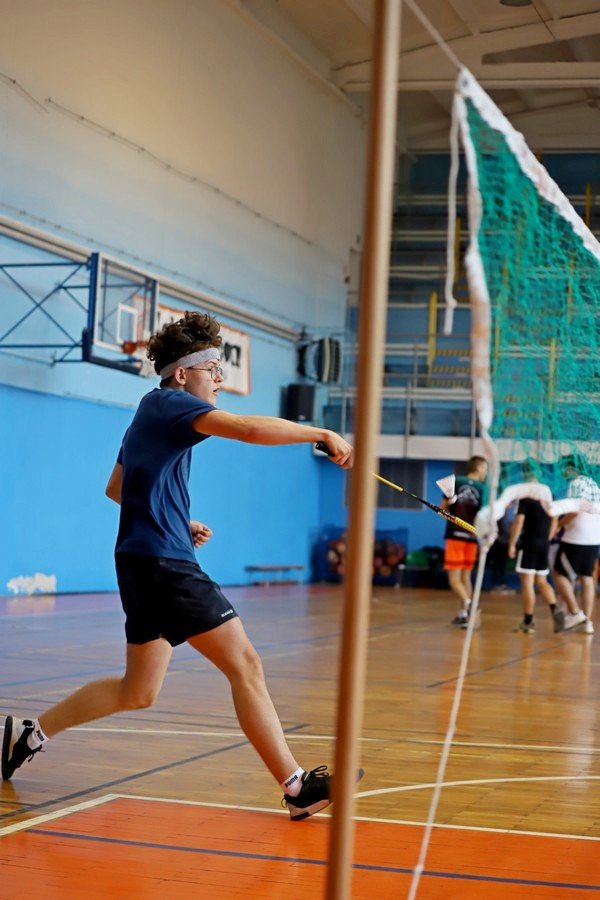 szkolni-mistrzowie-w-badmintonie-100220