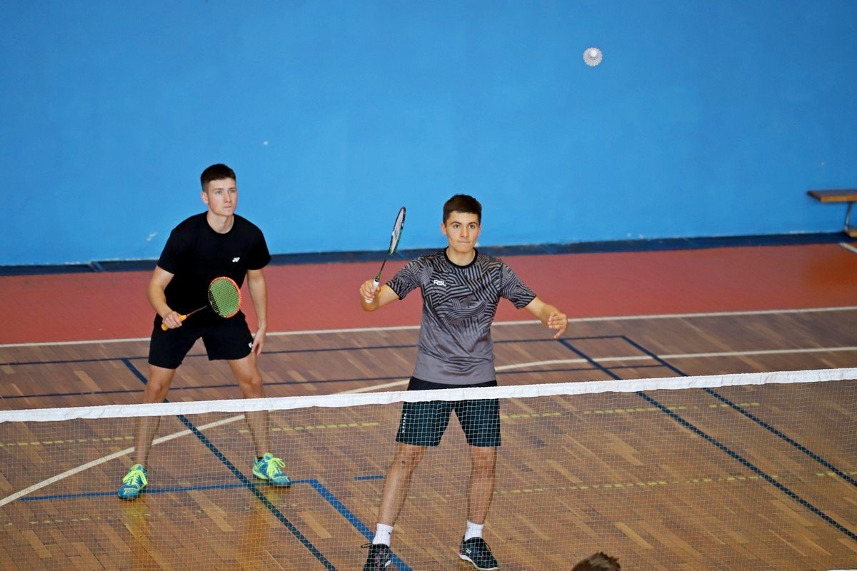 szkolni-mistrzowie-w-badmintonie-100220
