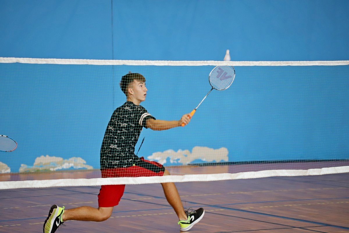 szkolni-mistrzowie-w-badmintonie-100220