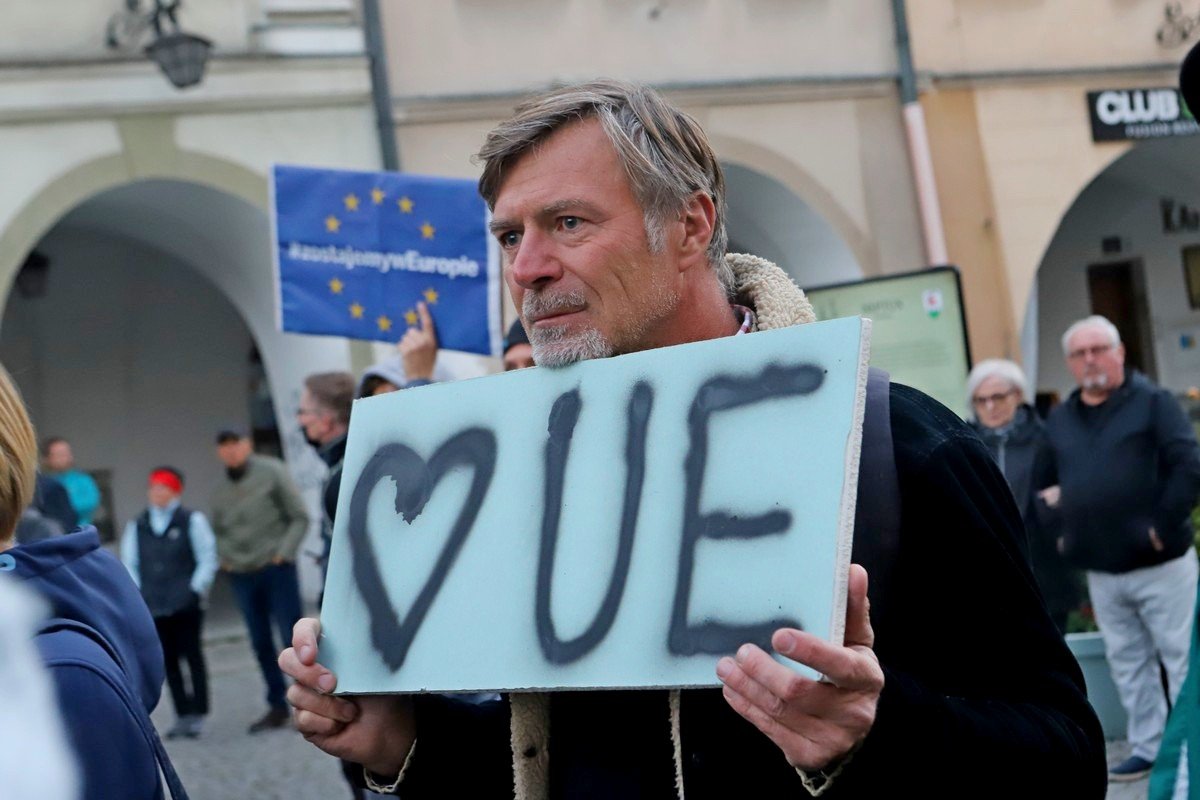 wiec-poparcia-dla-unii-europejskiej-100255