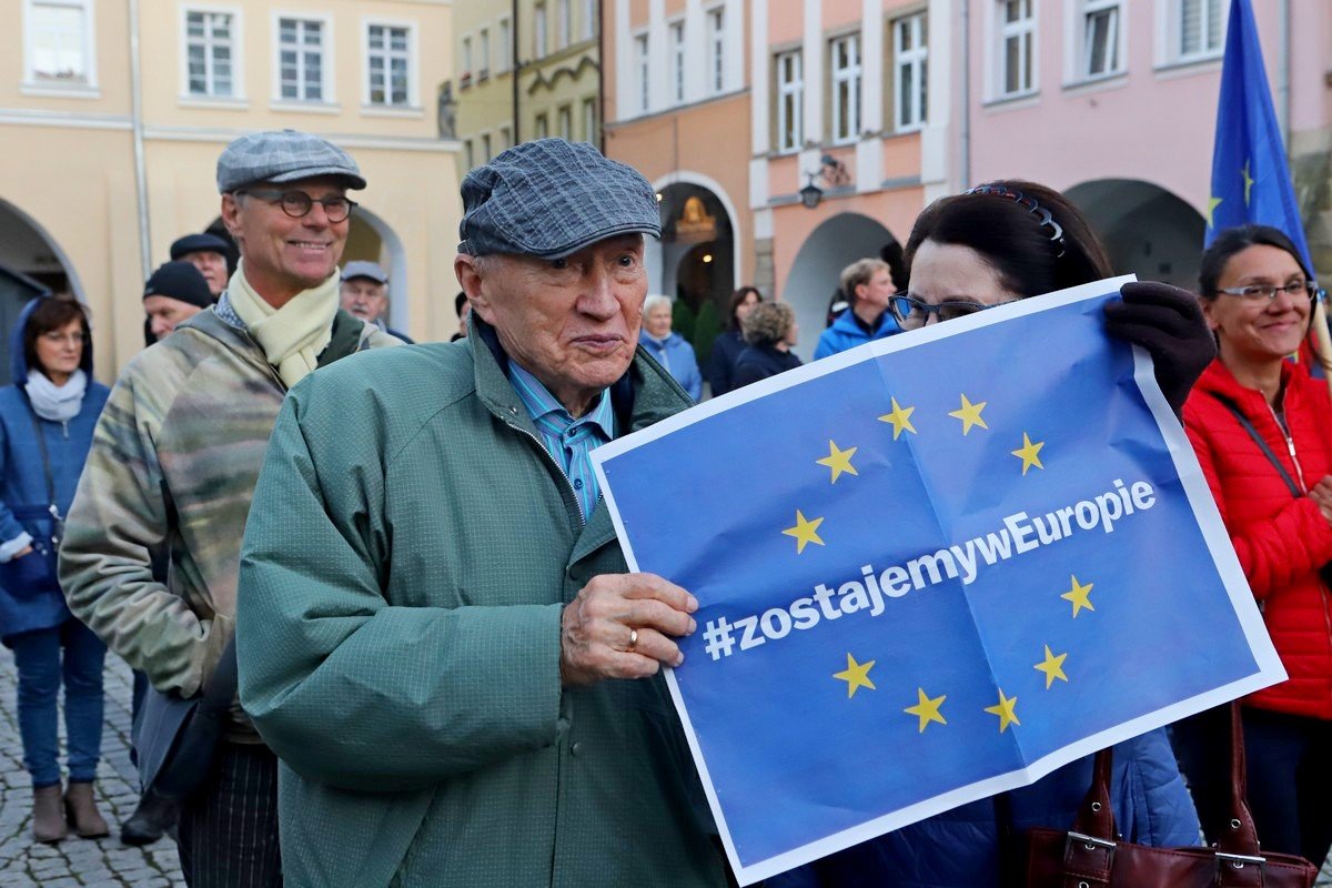 wiec-poparcia-dla-unii-europejskiej-100255