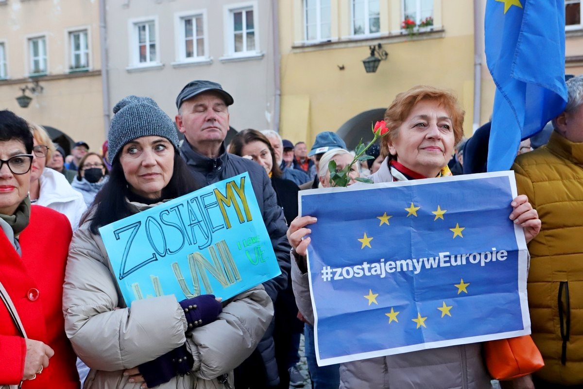 wiec-poparcia-dla-unii-europejskiej-100255