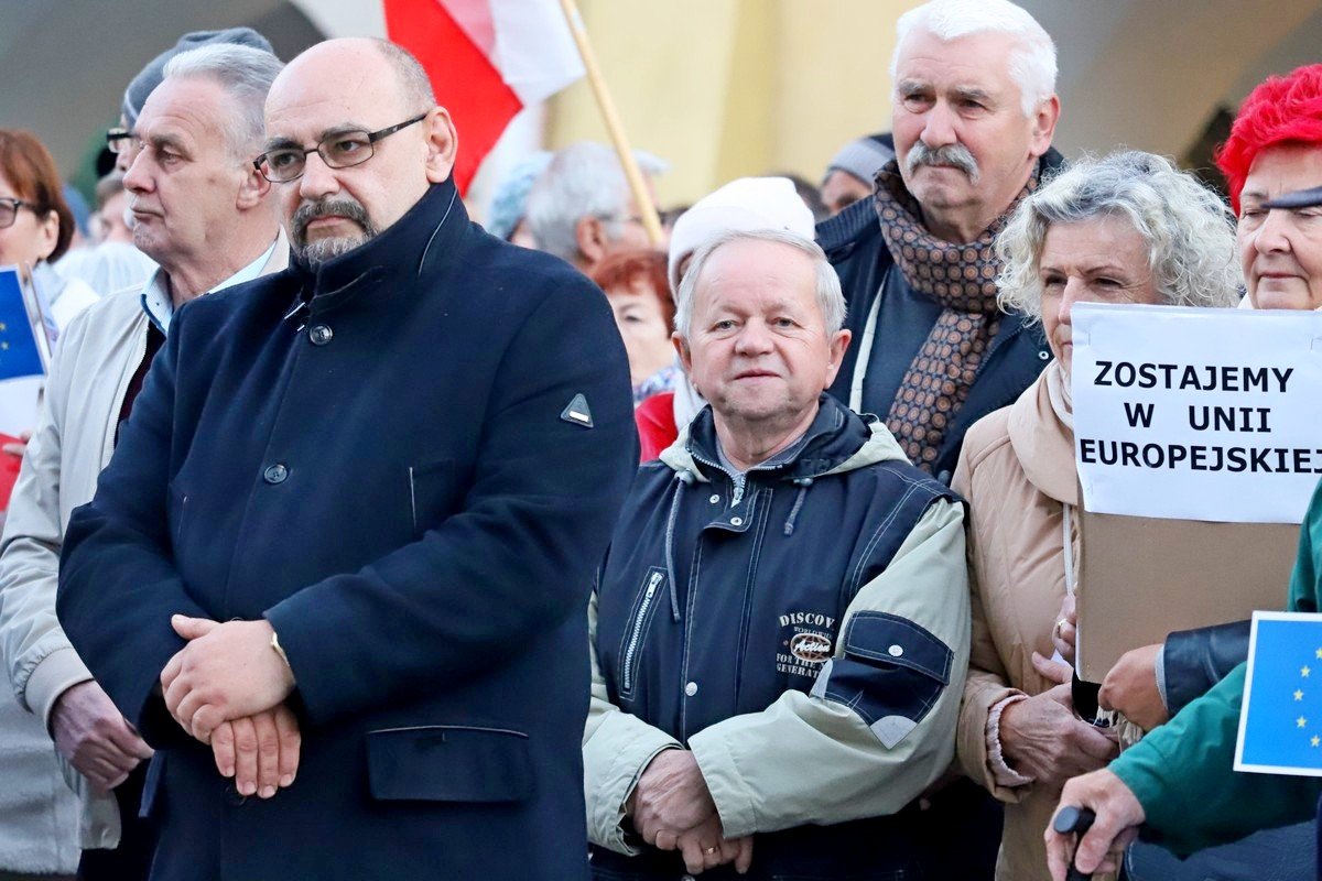 wiec-poparcia-dla-unii-europejskiej-100255