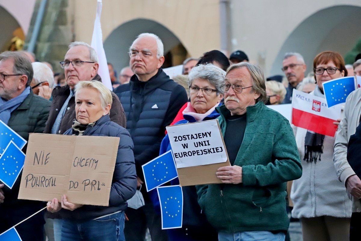 wiec-poparcia-dla-unii-europejskiej-100255