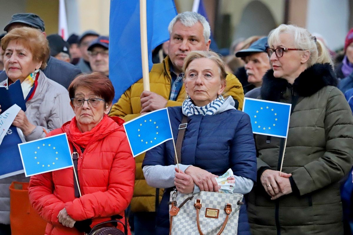 wiec-poparcia-dla-unii-europejskiej-100255