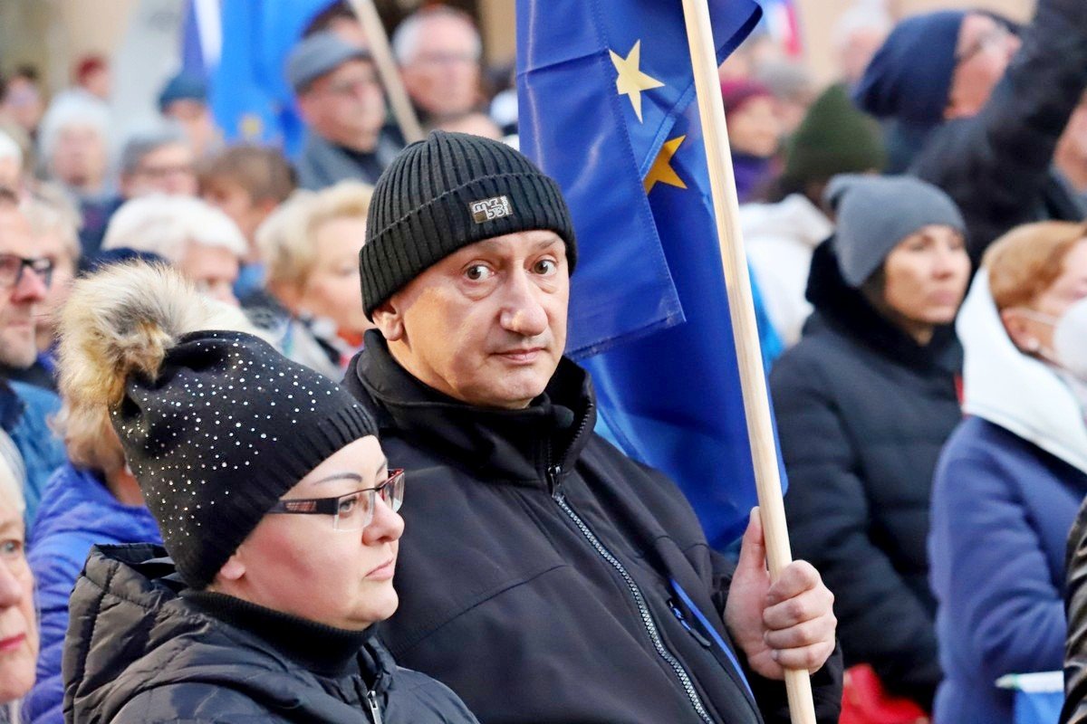 wiec-poparcia-dla-unii-europejskiej-100255