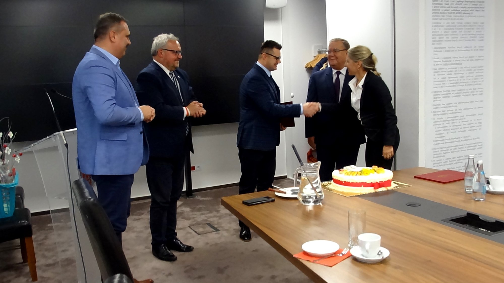 powiat-nagrodzi-nauczycieli-swoich-szko-100362