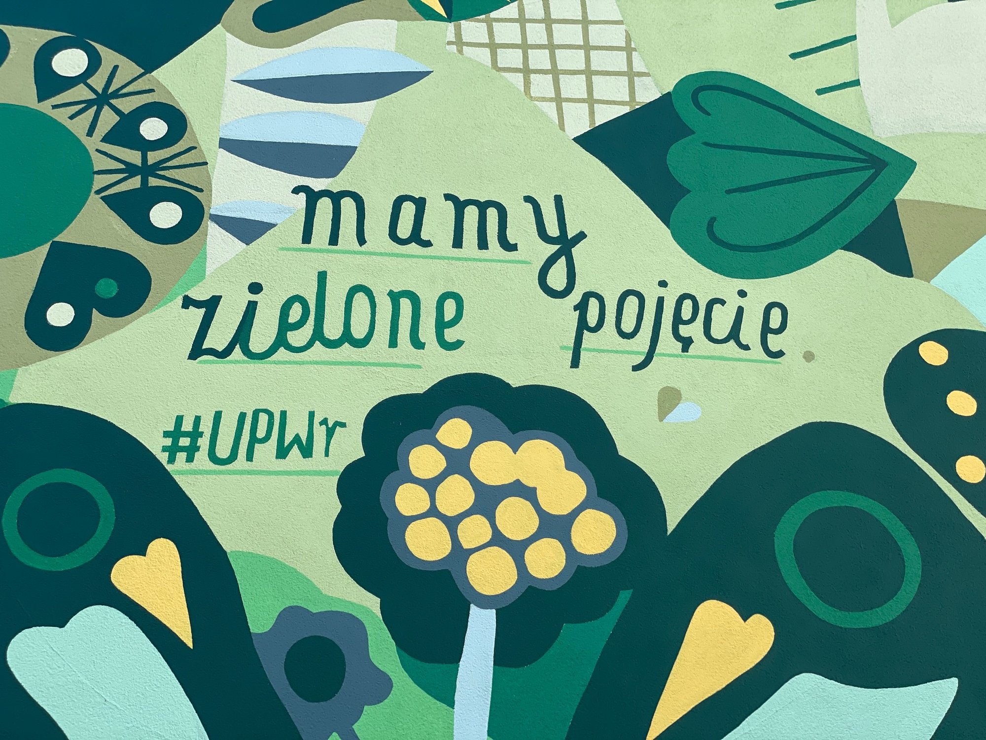 mural-z-mieszkaniem-dla-pszczo-murarek-100380