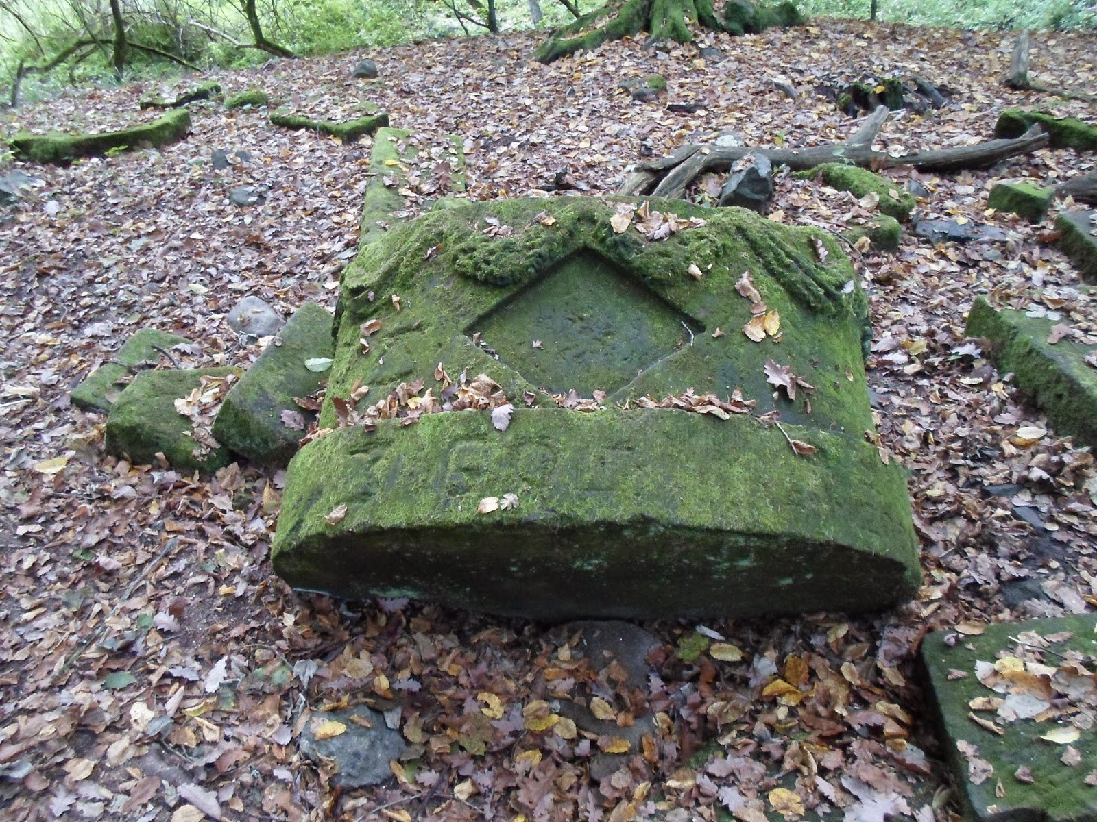 ksiaz-zapomniane-groby-dzieci-rodu-hochbergow-100558