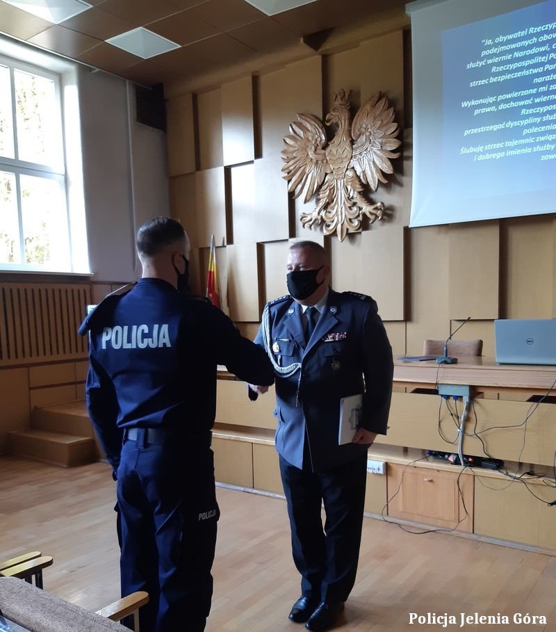 uroczyste-slubowanie-modego-policjanta-100652