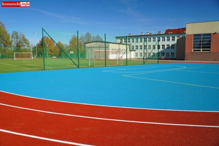 jest-kompleks-sportowy-100700